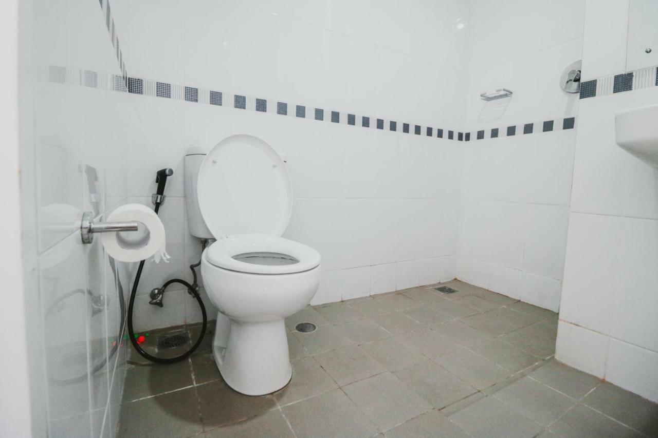 Reddoorz Apartment Near Summarecon Mall Serpong Tangerang Exteriör bild